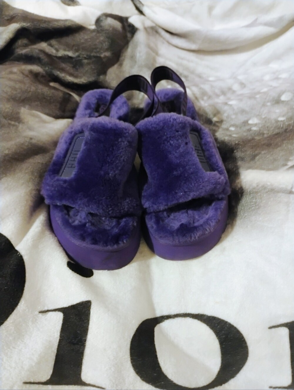 Women's Like New Dark Purple Furry Ugg Slipper Slide Platforms U.S. Size 10